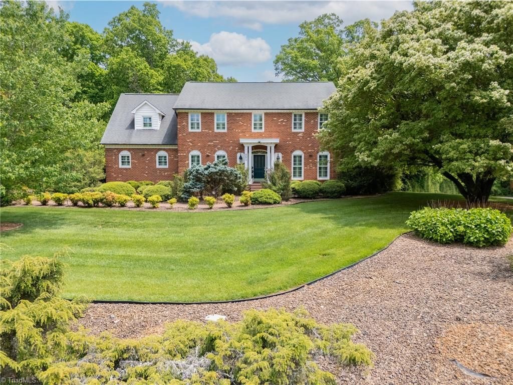 985 Longreen Drive, Kernersville, NC 27284