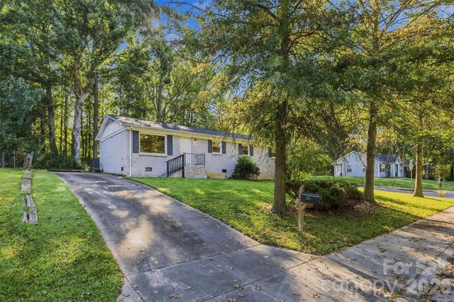 428 E Mclelland Avenue, Mooresville, NC 28115