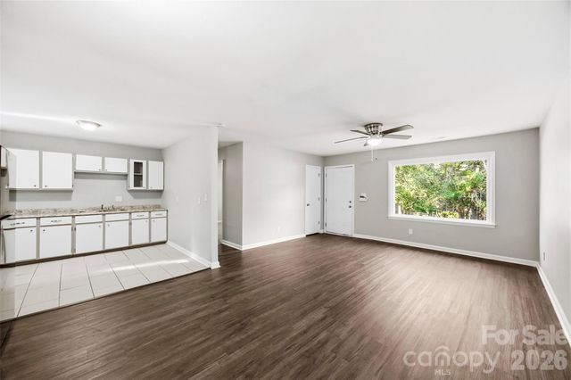 428 E Mclelland Avenue, Mooresville, NC 28115