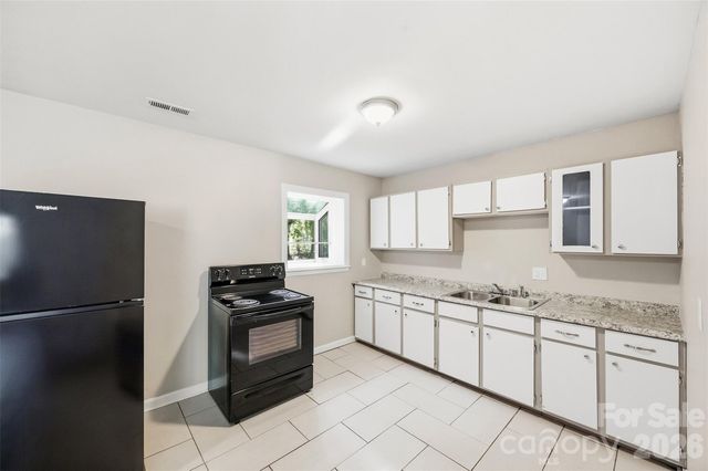 428 E Mclelland Avenue, Mooresville, NC 28115
