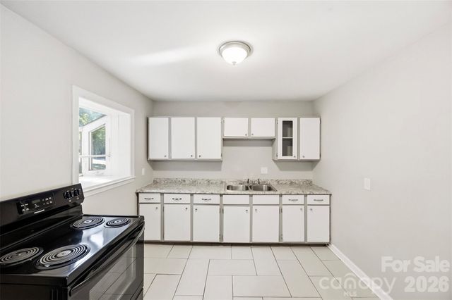 428 E Mclelland Avenue, Mooresville, NC 28115