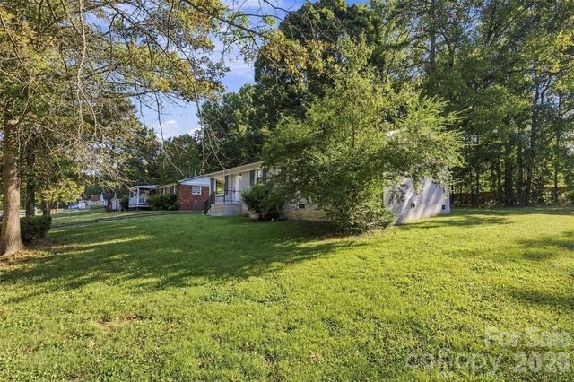 428 E Mclelland Avenue, Mooresville, NC 28115