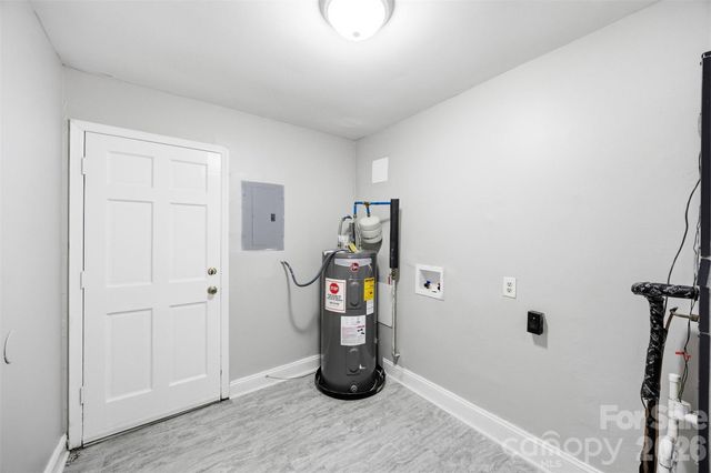 428 E Mclelland Avenue, Mooresville, NC 28115