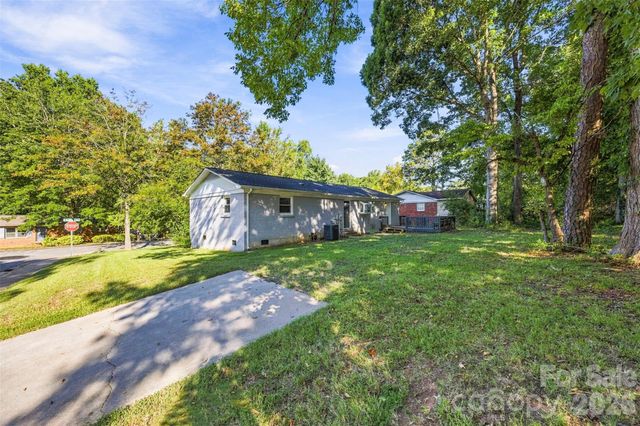 428 E Mclelland Avenue, Mooresville, NC 28115