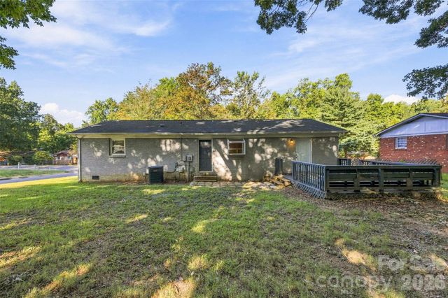 428 E Mclelland Avenue, Mooresville, NC 28115