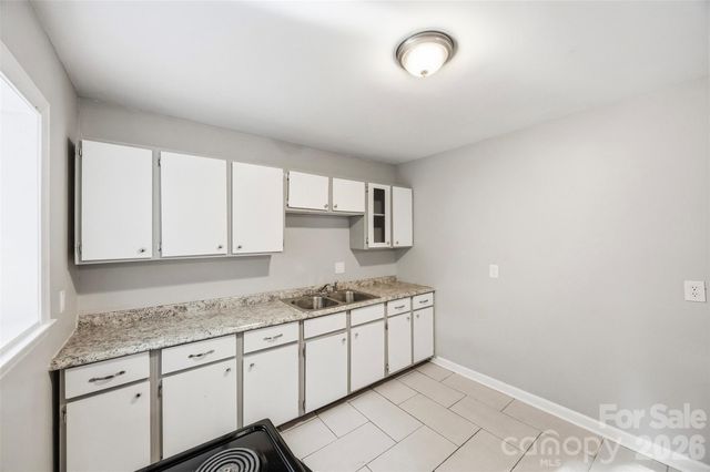 428 E Mclelland Avenue, Mooresville, NC 28115