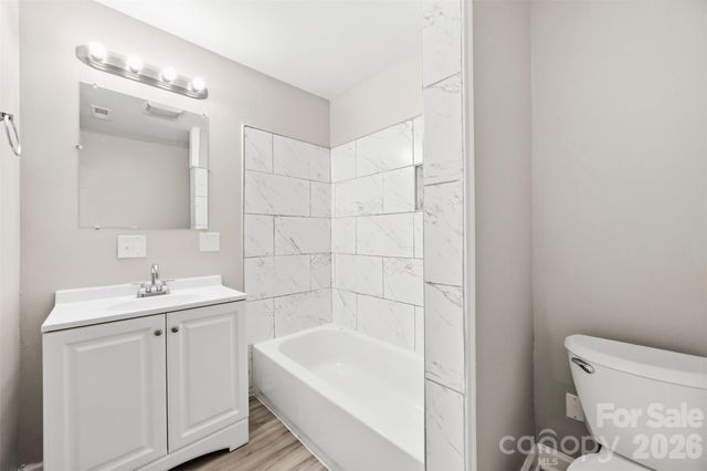 428 E Mclelland Avenue, Mooresville, NC 28115