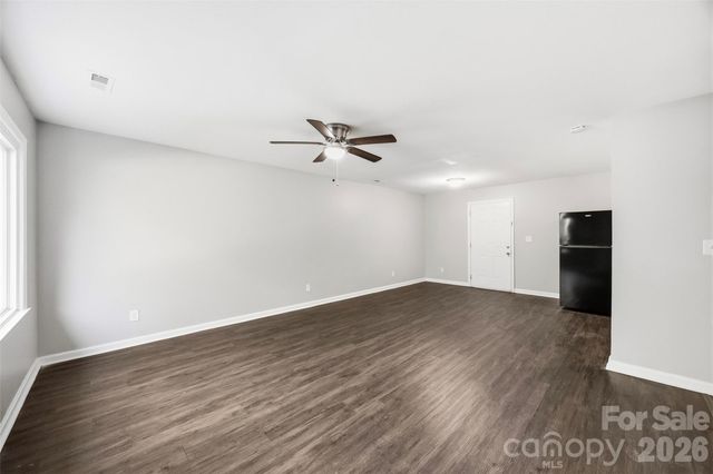428 E Mclelland Avenue, Mooresville, NC 28115
