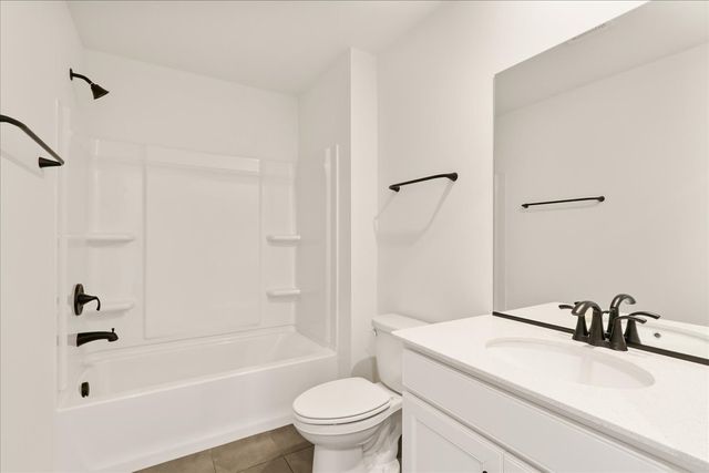 2212 Ryegrass Lane 78003, Bolingbrook, IL 60490
