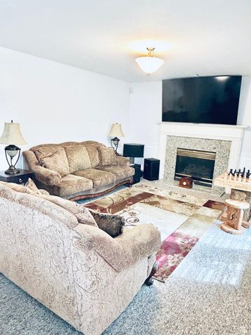 13316 S SWEET CAROLINE DR, Riverton, UT 84065