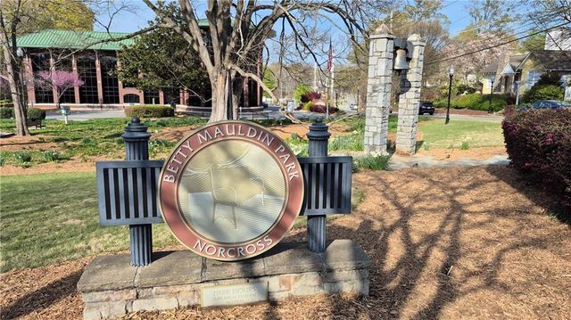 6095 Georgetown Park Drive, Norcross, GA 30071