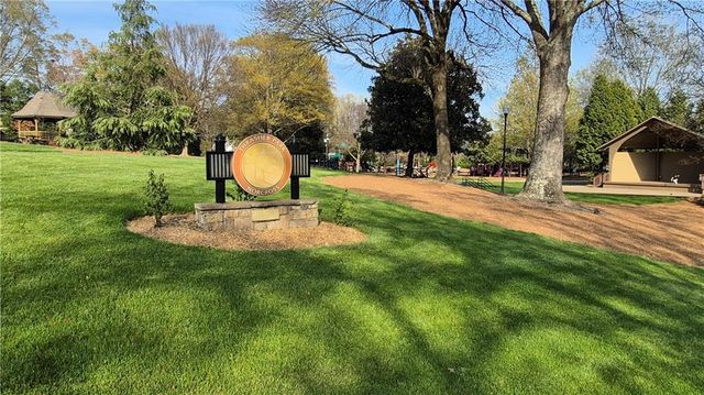 6095 Georgetown Park Drive, Norcross, GA 30071