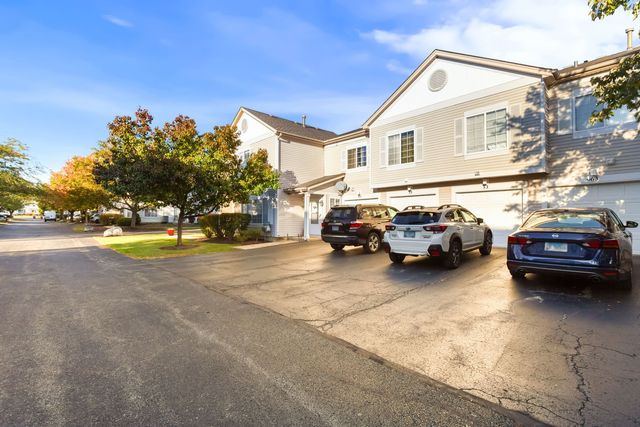 53 Braxton Lane 53, Aurora, IL 60504