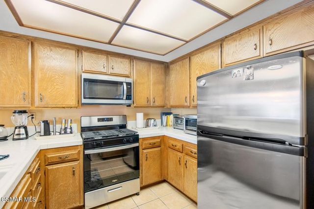 474 Artisan Road 19, Newbury Park, CA 91320