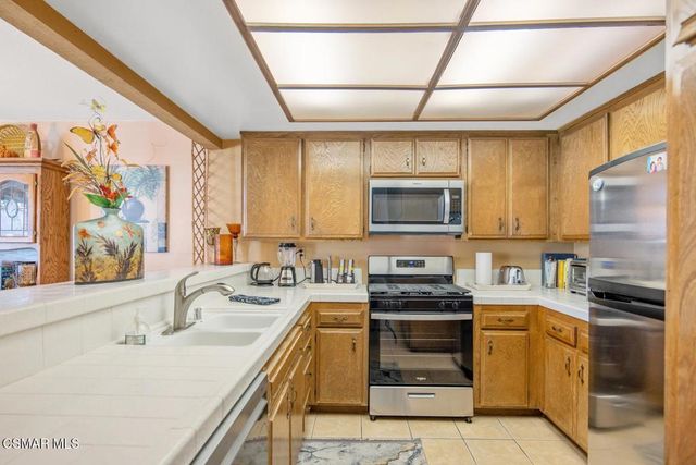 474 Artisan Road 19, Newbury Park, CA 91320
