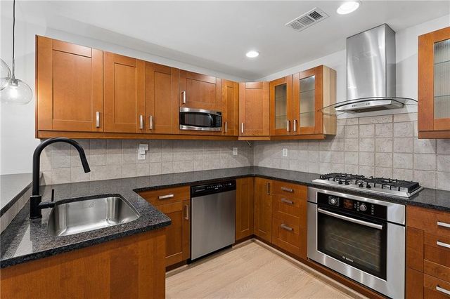 1827 Rockridge Place NE, Atlanta, GA 30324