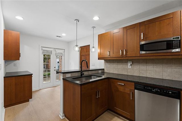 1827 Rockridge Place NE, Atlanta, GA 30324