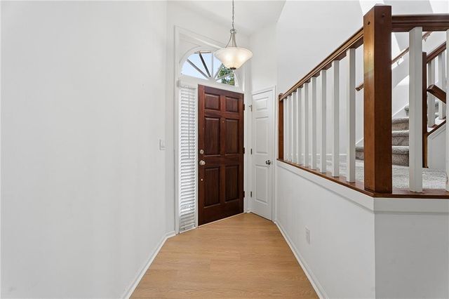 1827 Rockridge Place NE, Atlanta, GA 30324