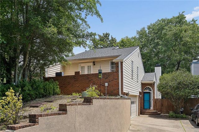 1827 Rockridge Place NE, Atlanta, GA 30324