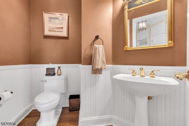 17 Bedford Dr, Bernards Twp., NJ 07920