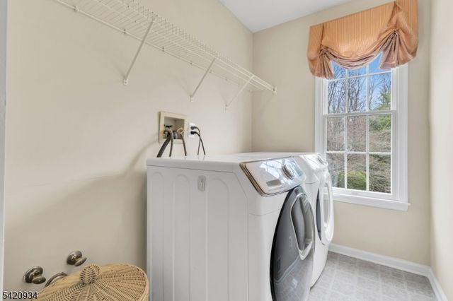 17 Bedford Dr, Bernards Twp., NJ 07920