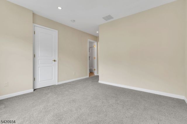 17 Bedford Dr, Bernards Twp., NJ 07920
