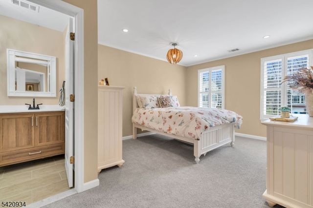 17 Bedford Dr, Bernards Twp., NJ 07920