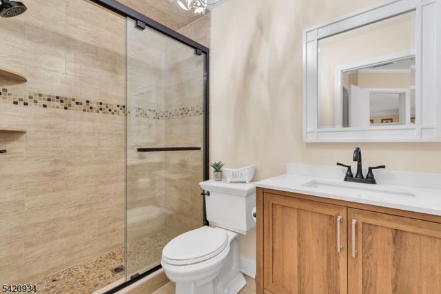 17 Bedford Dr, Bernards Twp., NJ 07920