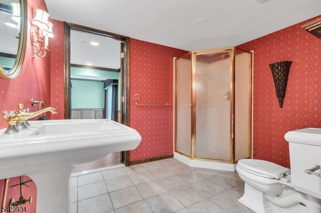 17 Bedford Dr, Bernards Twp., NJ 07920