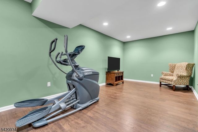 17 Bedford Dr, Bernards Twp., NJ 07920
