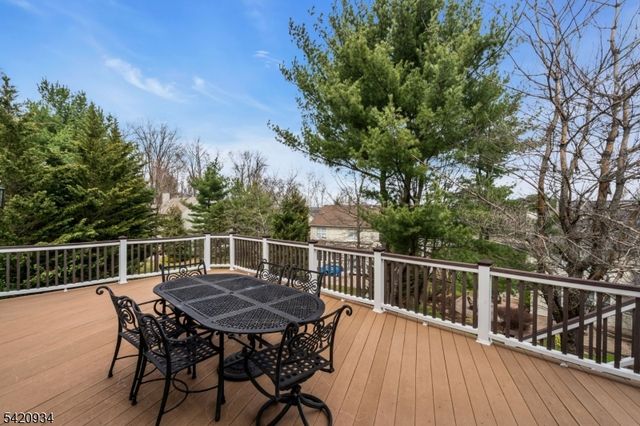 17 Bedford Dr, Bernards Twp., NJ 07920