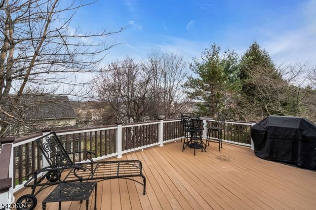 17 Bedford Dr, Bernards Twp., NJ 07920