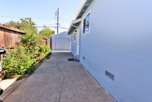 2344 24th Ave, Sacramento, CA 95822