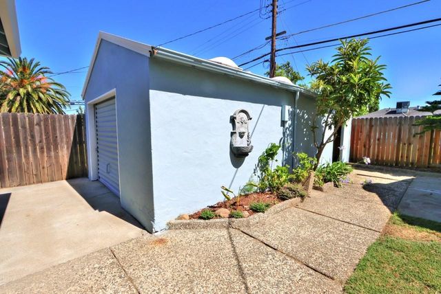 2344 24th Ave, Sacramento, CA 95822