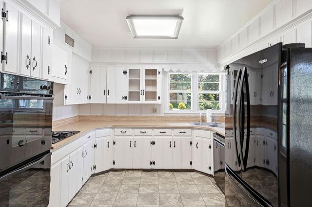 1209 Wilson Ave, Tullahoma, TN 37388