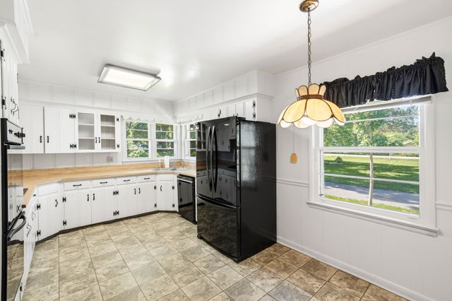 1209 Wilson Ave, Tullahoma, TN 37388