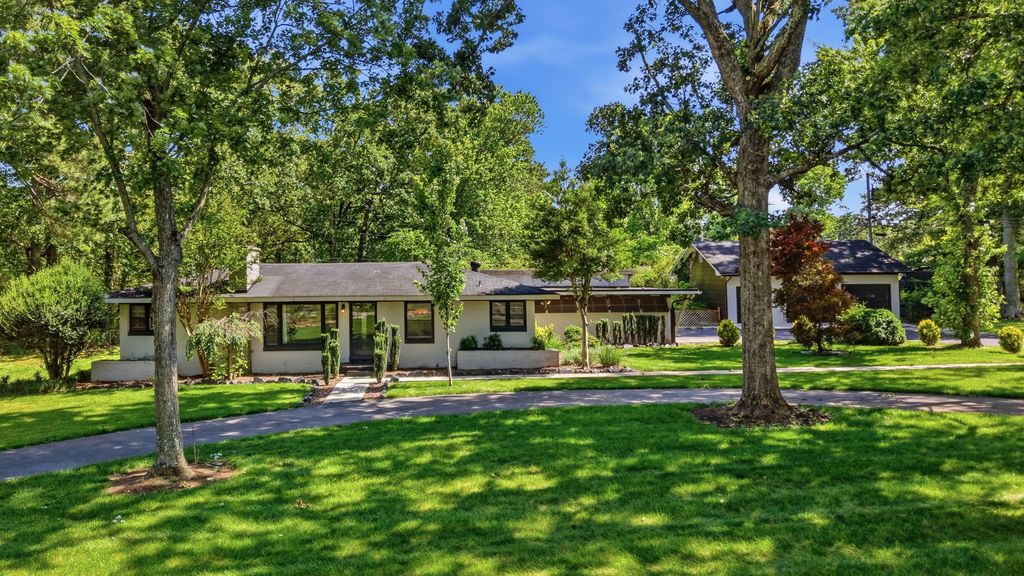1209 Wilson Ave, Tullahoma, TN 37388