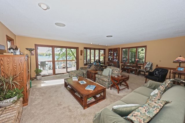 94579 County Road 690, Dowagiac, MI 49047