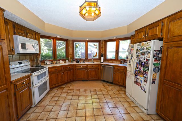 94579 County Road 690, Dowagiac, MI 49047