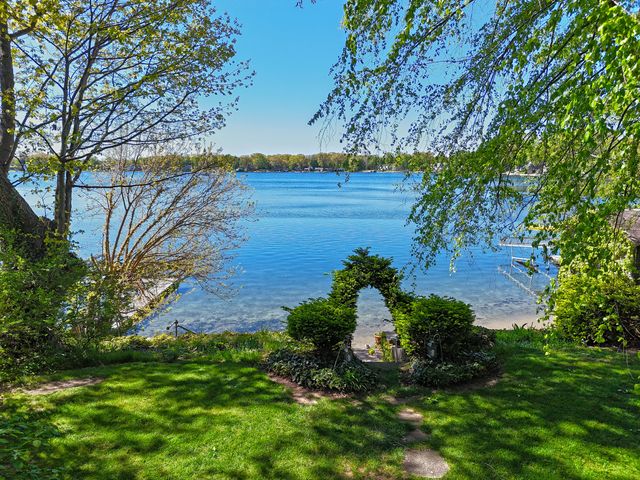 94579 County Road 690, Dowagiac, MI 49047