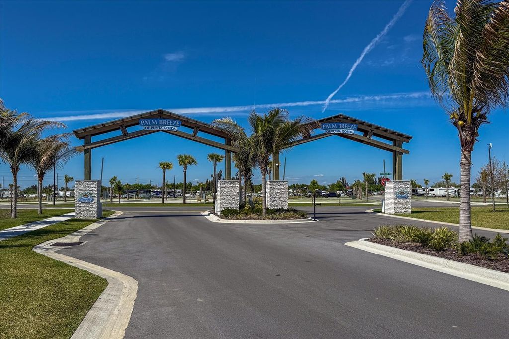 443 HORIZON ROAD, Punta Gorda, FL 33982