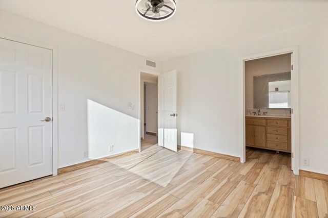 5645 W MESCAL Street, Glendale, AZ 85304