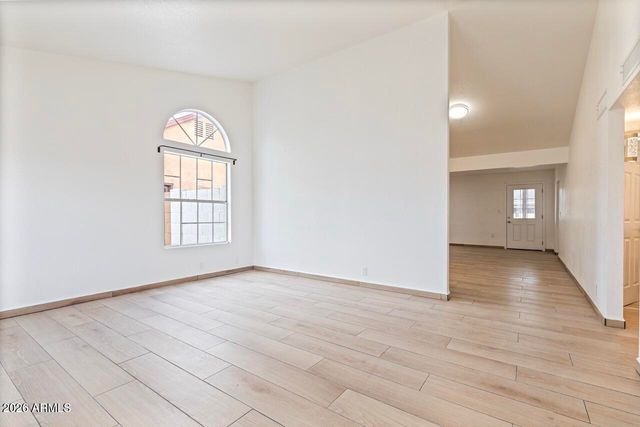 5645 W MESCAL Street, Glendale, AZ 85304