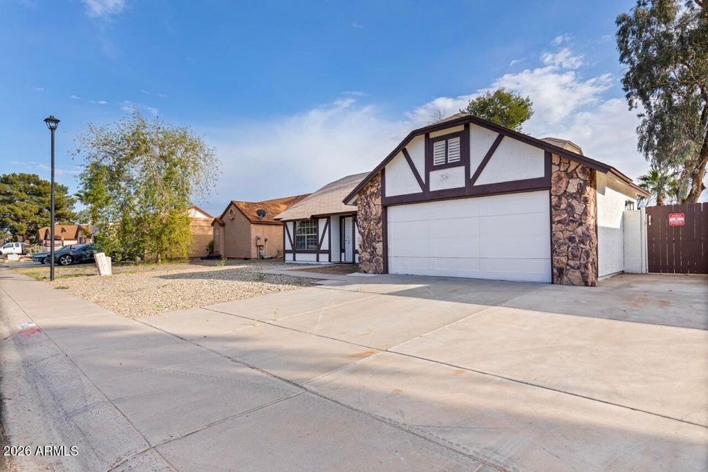 5645 W MESCAL Street, Glendale, AZ 85304 — photo 4