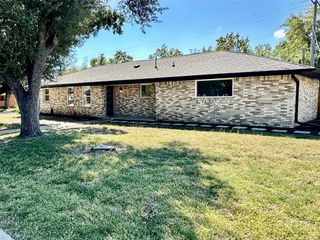310 E 6th Street, Kaufman, TX 75142