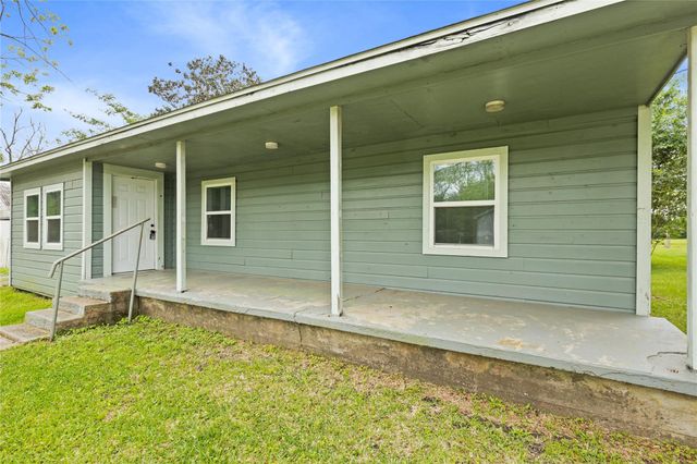 621 Fisher Street, New Waverly, TX 77358