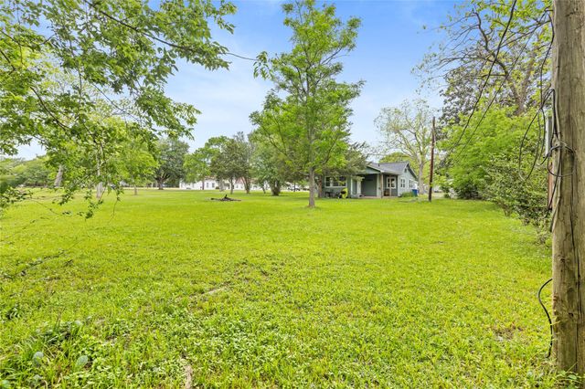 621 Fisher Street, New Waverly, TX 77358