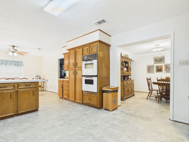 12 Harding Road, Huntsville, TX 77340