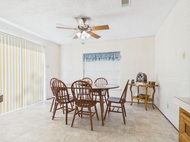12 Harding Road, Huntsville, TX 77340