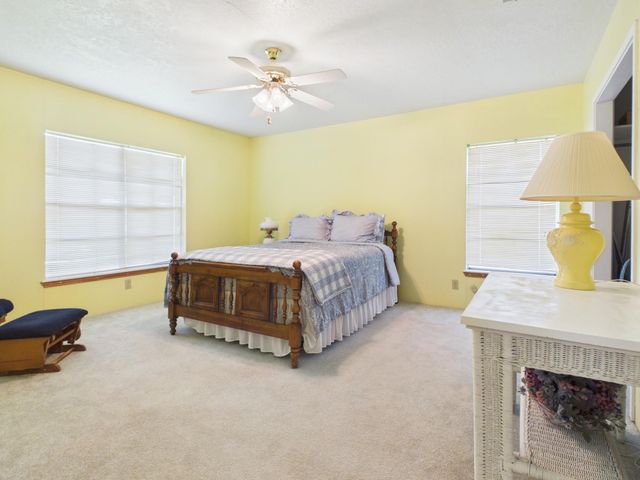 12 Harding Road, Huntsville, TX 77340